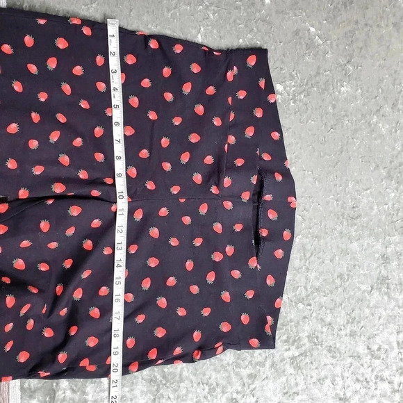 Torrid Pedal Pusher Signature Waist Liquid Legging - Picture 6 of 6